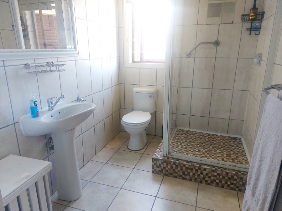 5 Bedroom Property for Sale in De Bakke Western Cape
